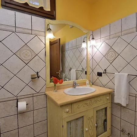 Rosamelia Villa