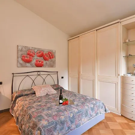 Rosamelia Villa